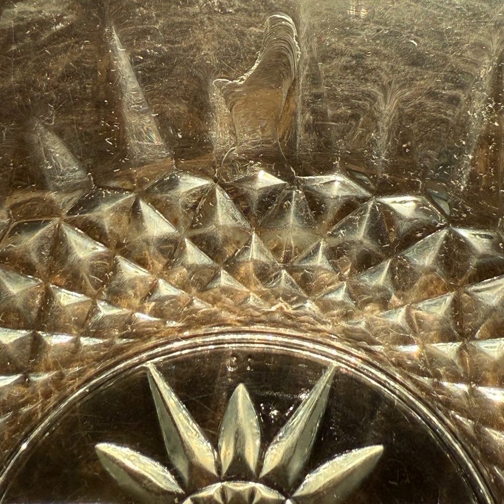 Vintage Diamond Starburst Pattern Glass Bowl - Picture 7 of 10